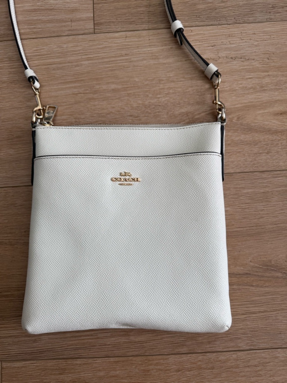 Coach Kitt Messenger Crossbody bag - white pebbled leather